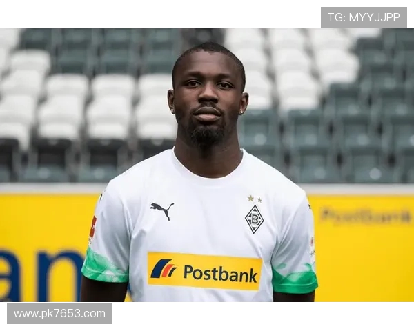 迪马：恩昆库脚趾肿胀将缺席佛罗伦萨奇克可能顶替二前锋位置