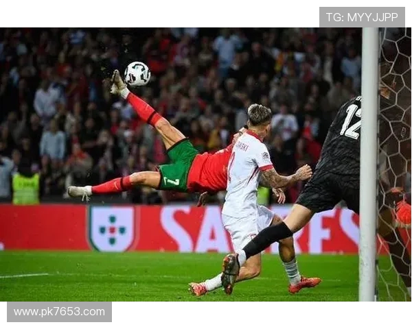 鲁本内维斯马赫雷斯等球员对C罗绝杀点球嘲讽引发争议引关注